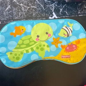 Foam knee pad for bath time